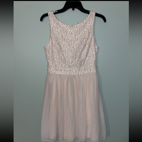 Blush Pink Size 9 Juniors Dress with Sequin Detailing - Picture 1 of 5
